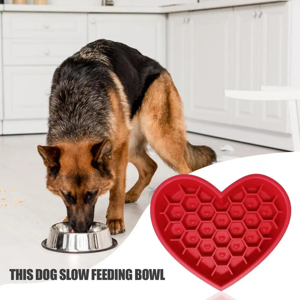 Slow Feeder Silicone Cat/Dog Bowl Heart Shape Feeder Non-Slip Design Anti-Choking With Suction Cups
